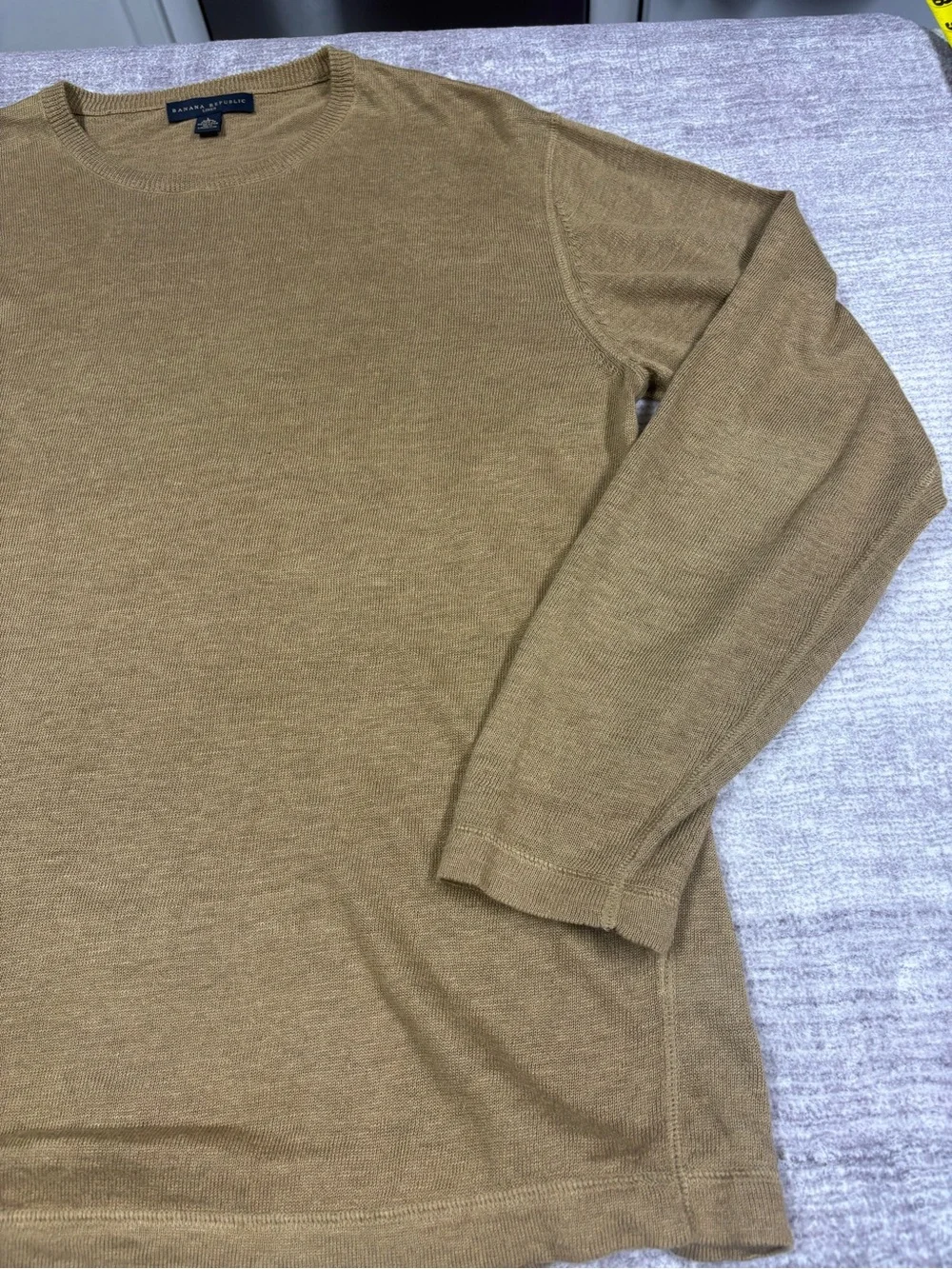 Banana Republic 100% Linen Sweater Men’s L Midweight Light Brown Crew Neck